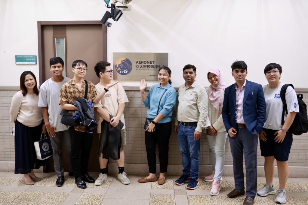 International Partners Visit Ideasky Lab
