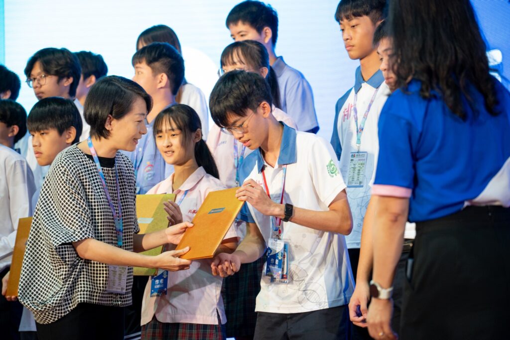 GLORY ACHIEVED! ideaSky Lab-Guided Students Win the Award in the National Primary & High School Science Fair